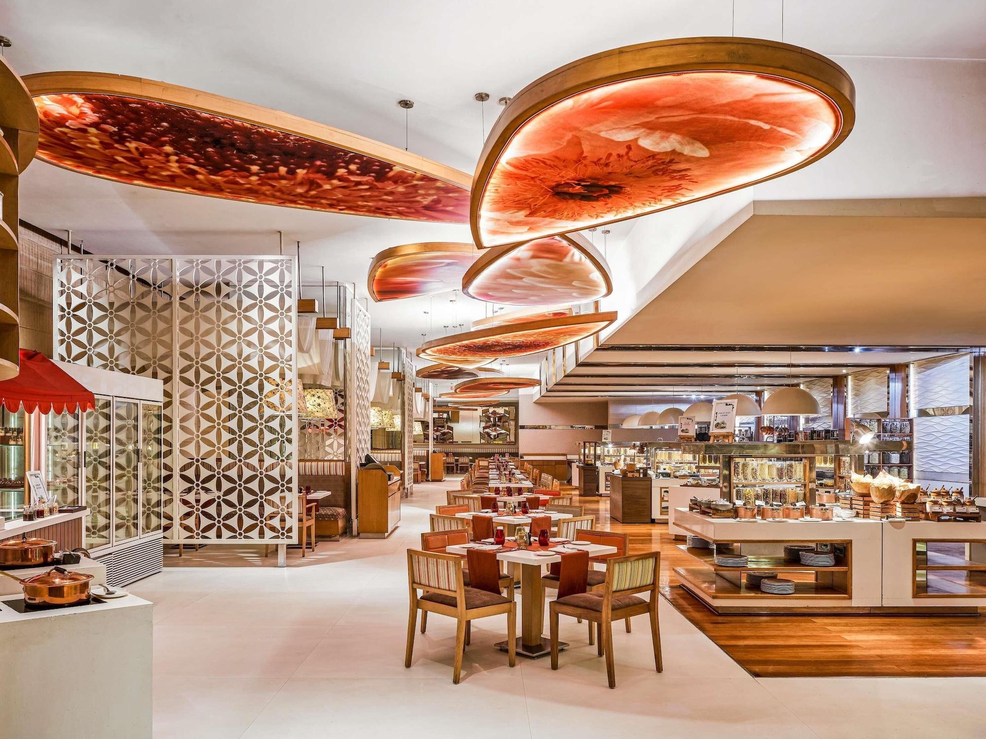 Restaurant Pullman New Delhi Aerocity Hotel