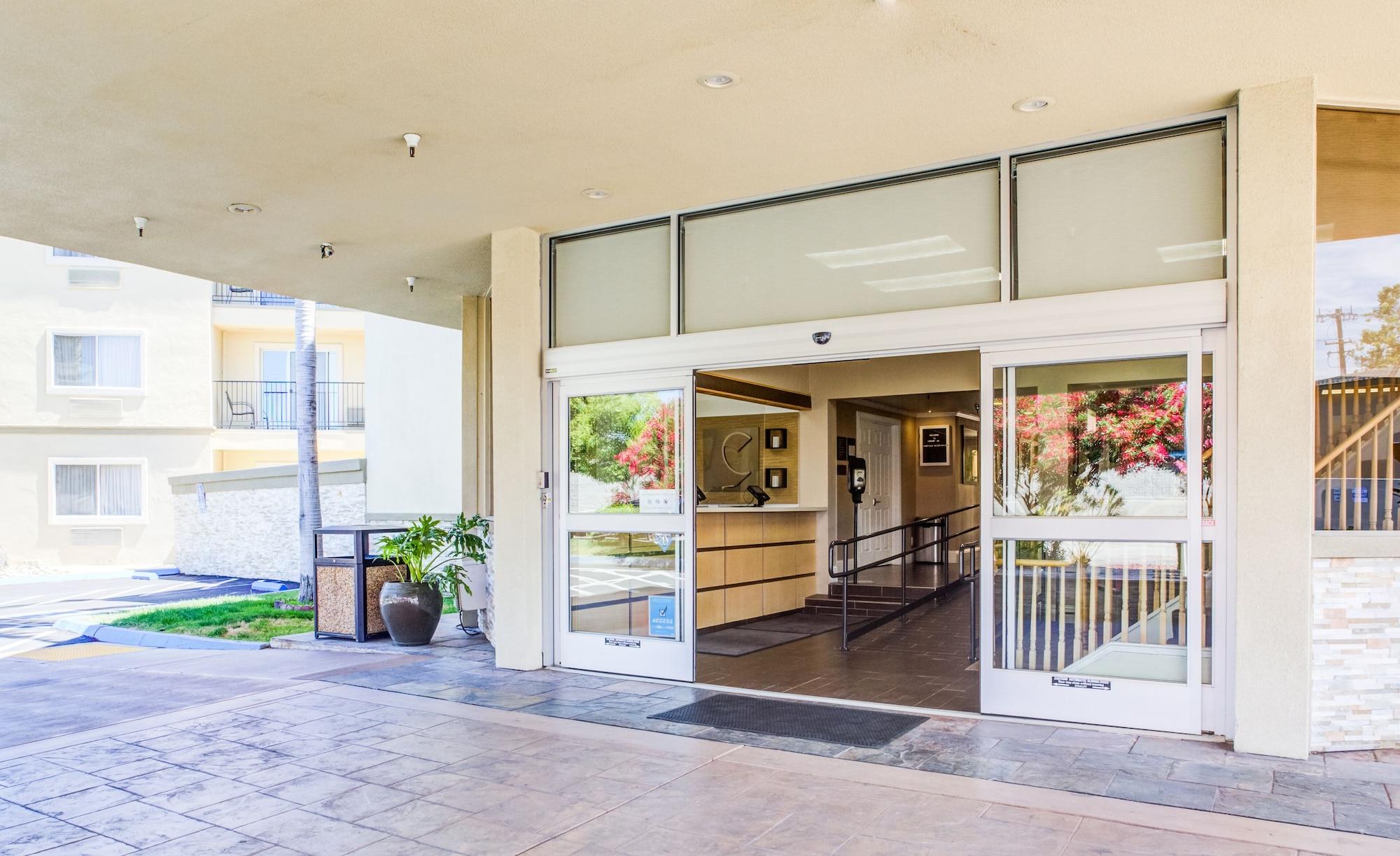 Vista Exterior Comfort Inn Sunnyvale - Silicon Valley