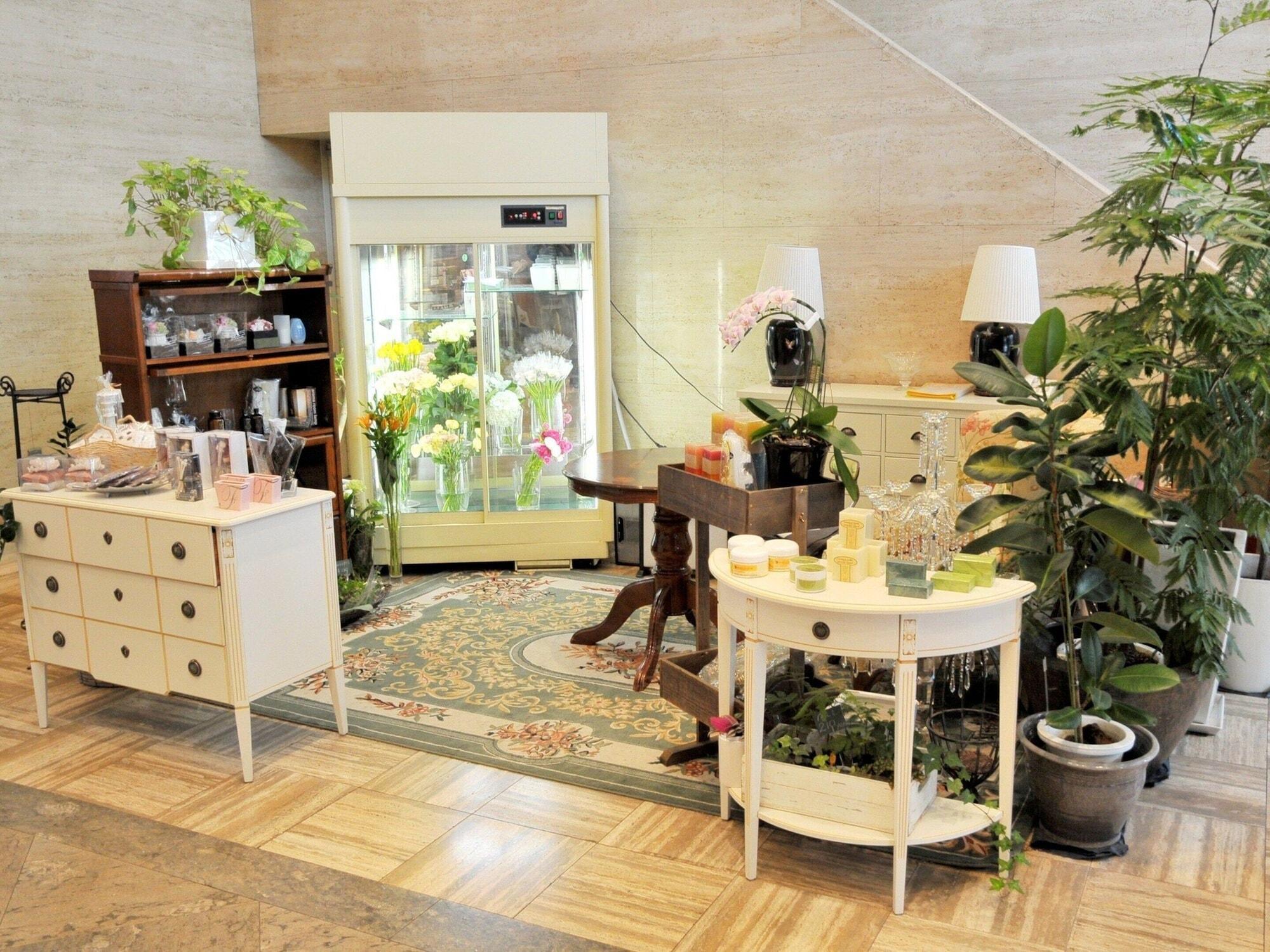 Vista Lobby KKR Hotel Tokyo