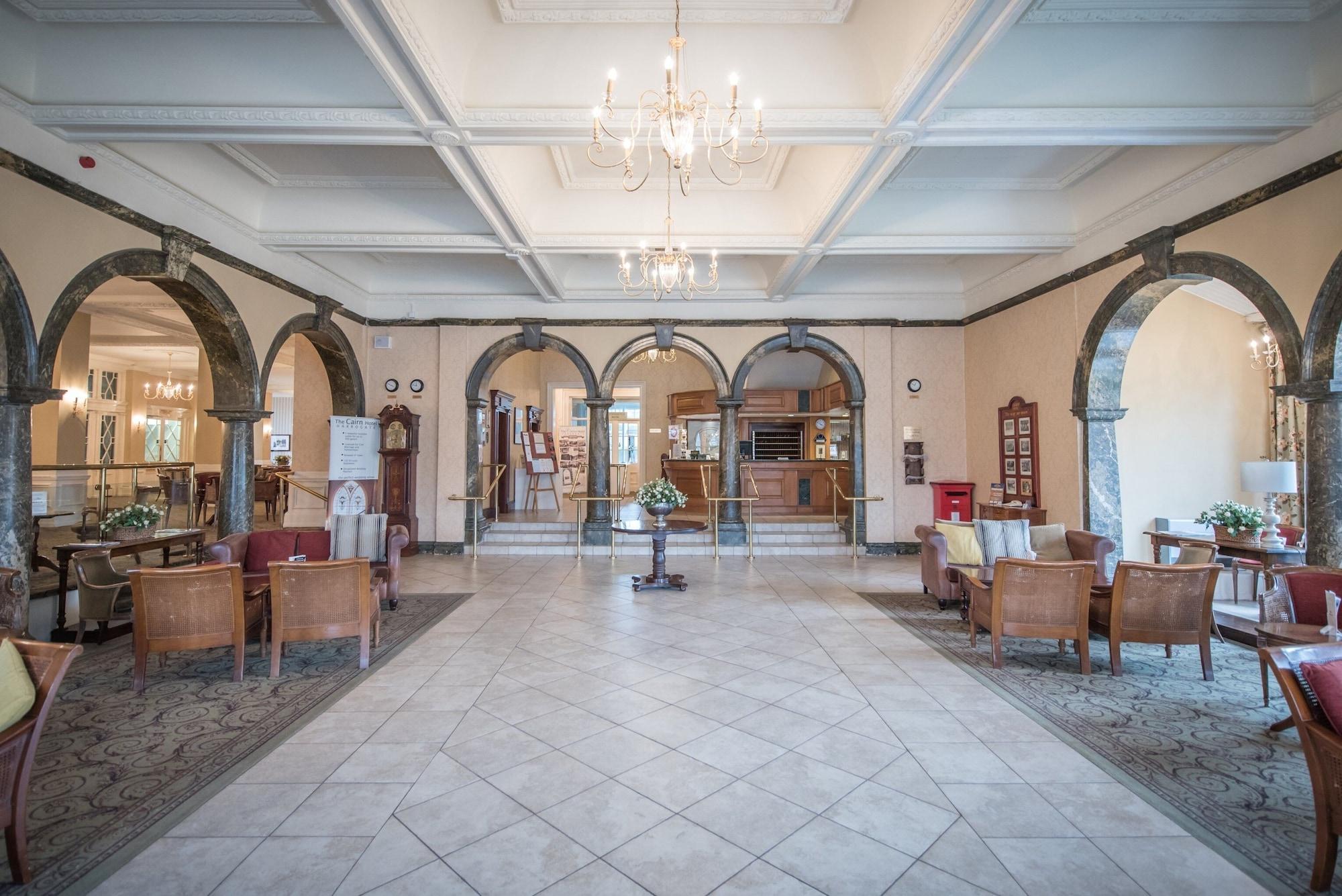 Vista Lobby Cairn Hotel