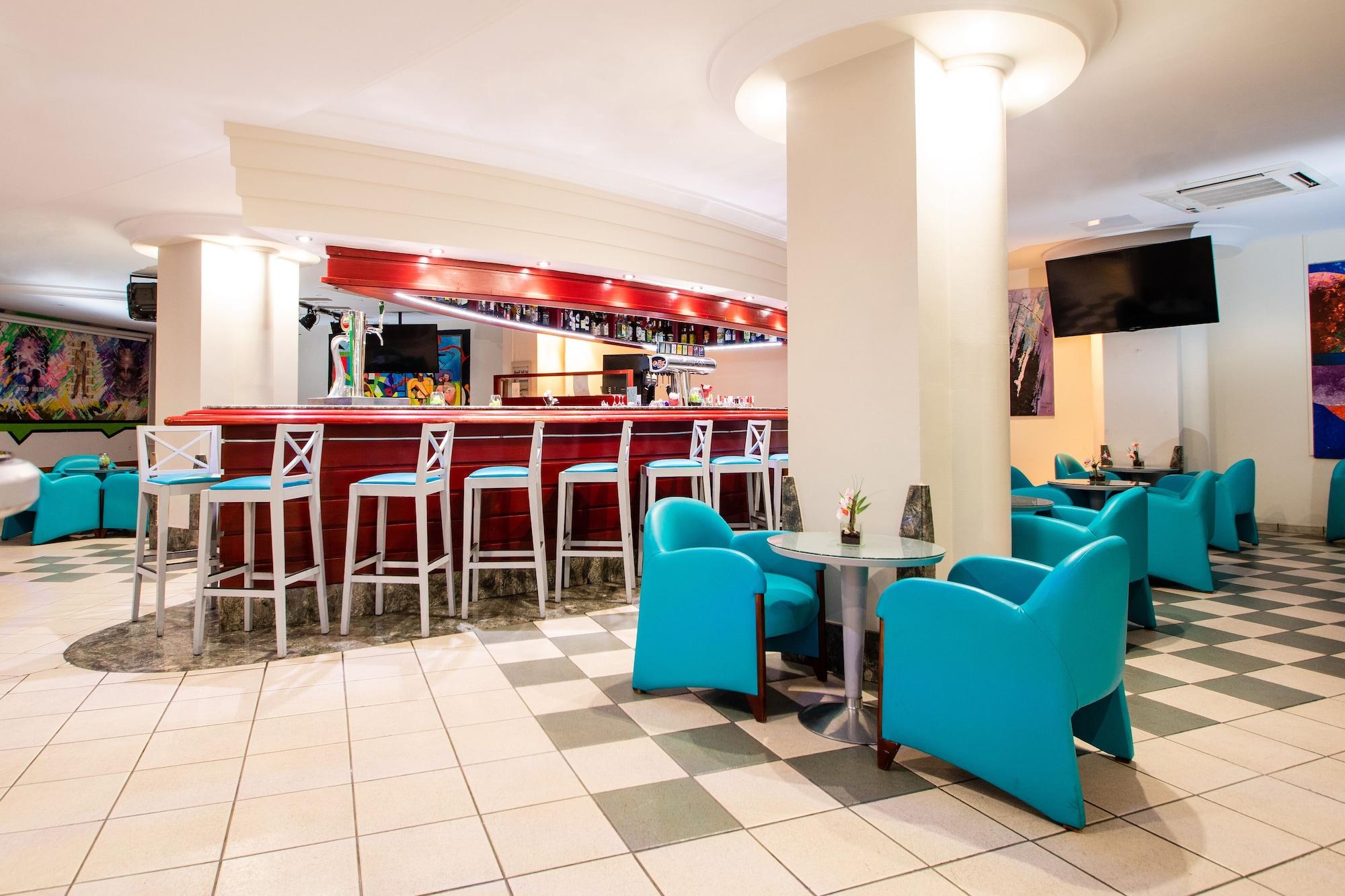 Bar/Salón Hotel HL Rondo