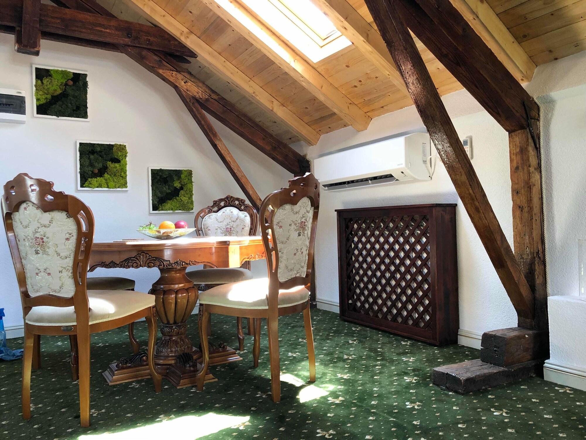 Vista Lobby JMR Royal