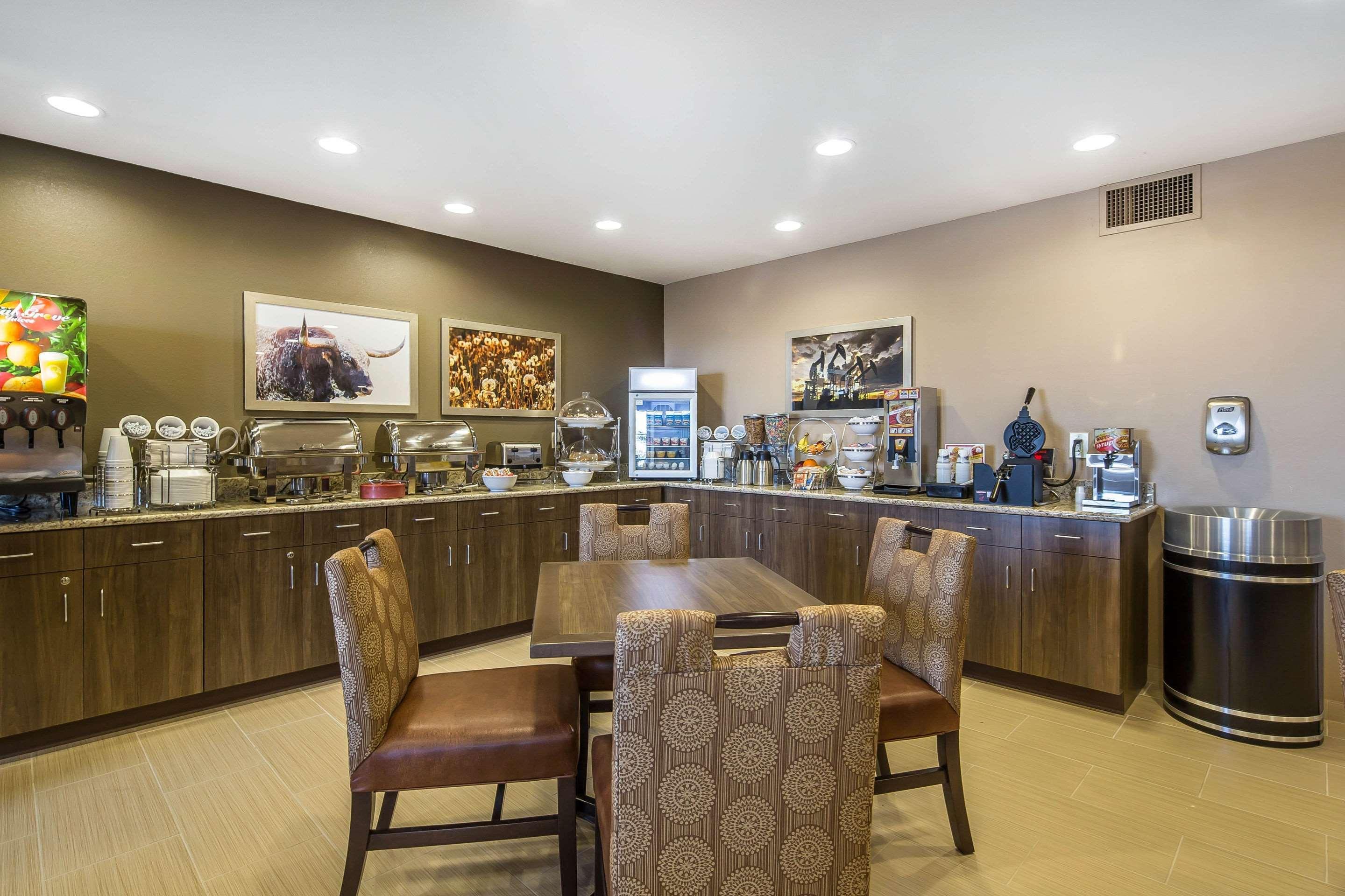 Restaurant Suburban Studios Midland I-20
