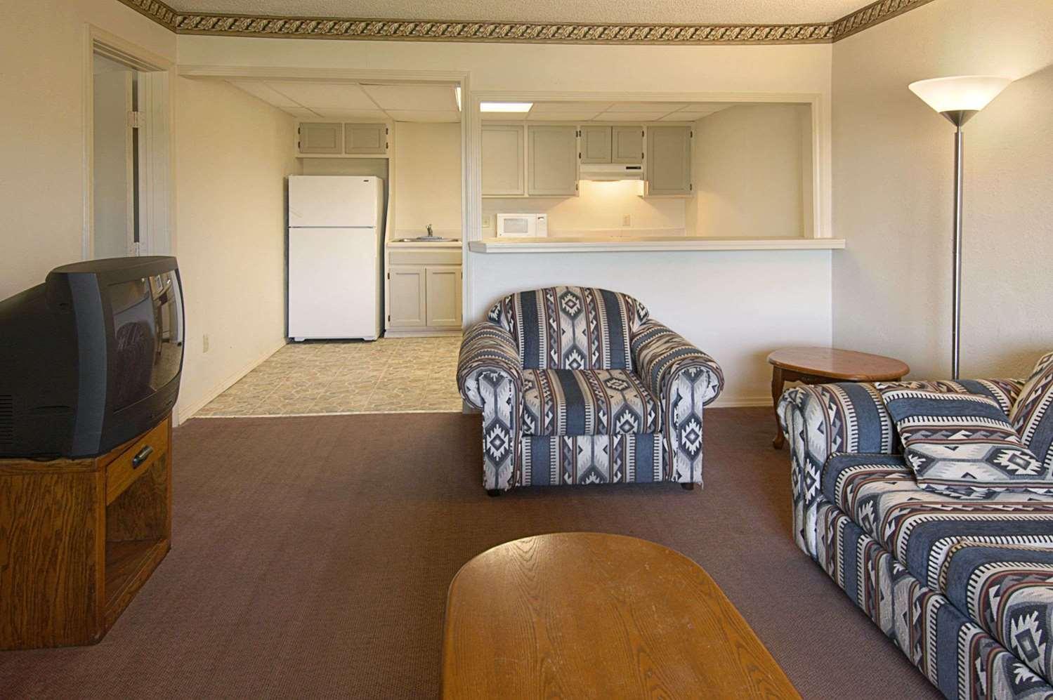 Suite Economy Inn and Suites