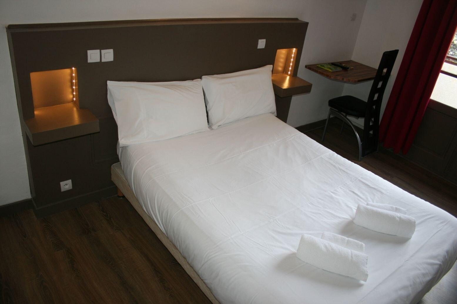 Varios Hotel les Glycines