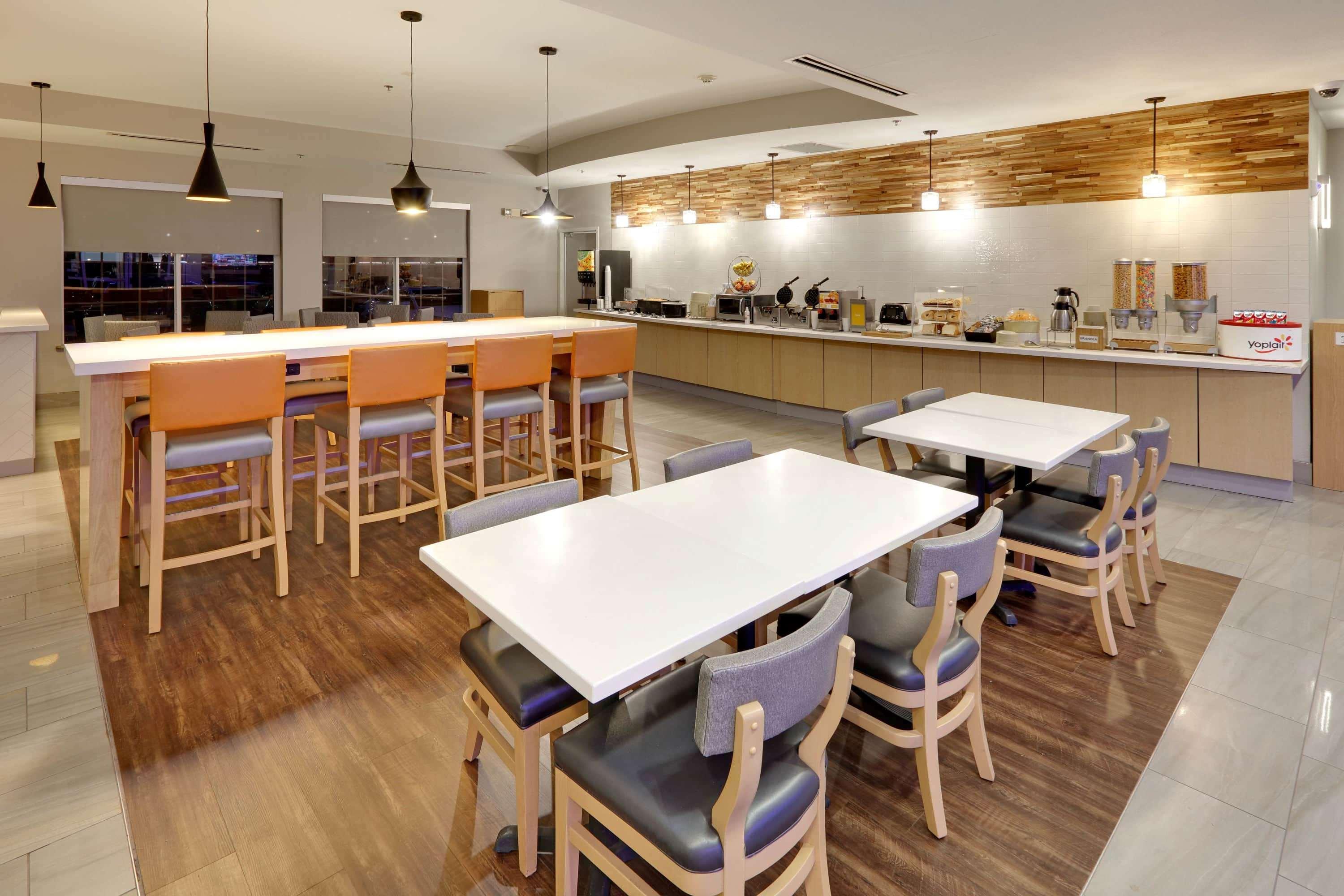 Restaurant La Quinta Inn & Suites by Wyndham Dallas Love Field