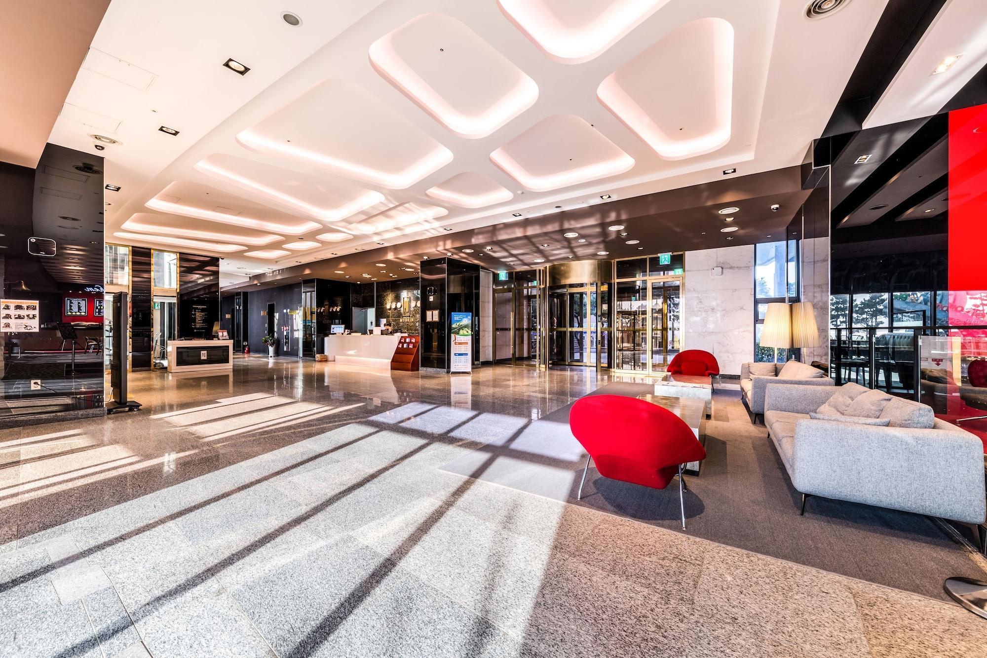 Vista Lobby Mudrin Hotel
