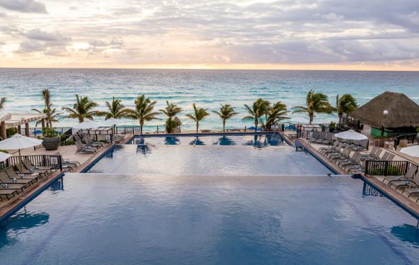 Seadust Cancún Beach Resort - Hoteles cerca de Playa Delfines en Cancún
