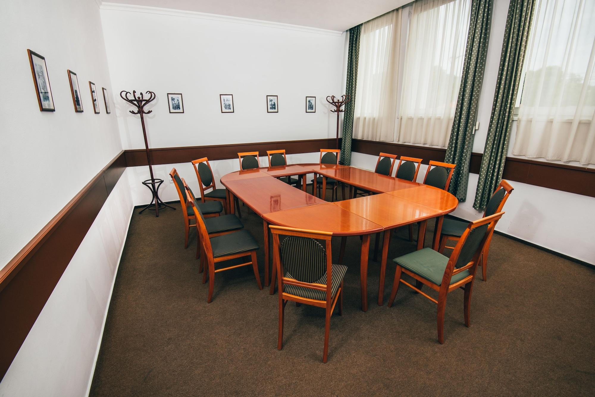 Sala de Reuniones Hotel Tarnava