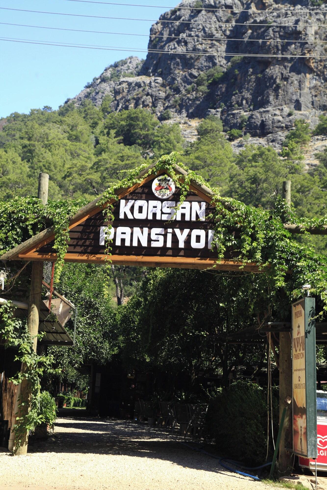 Vista Exterior Korsan Pansiyon