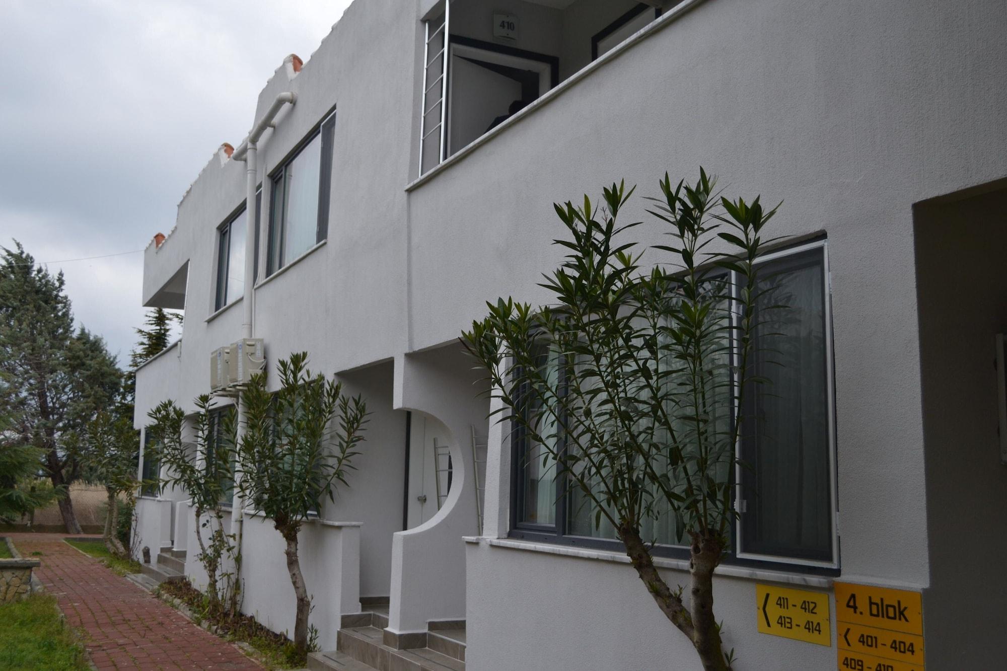 Vista Exterior Hotel Kum