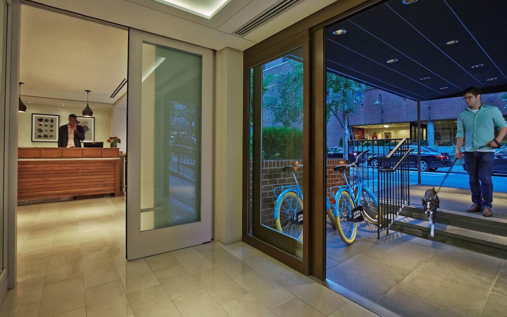 Vista Lobby The Gardens Sonesta ES Suites New York
