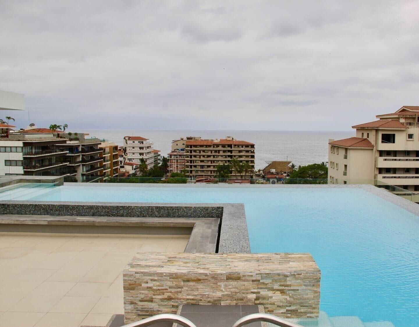 Vista Piscina CONDO L268  BY TRVL2HM