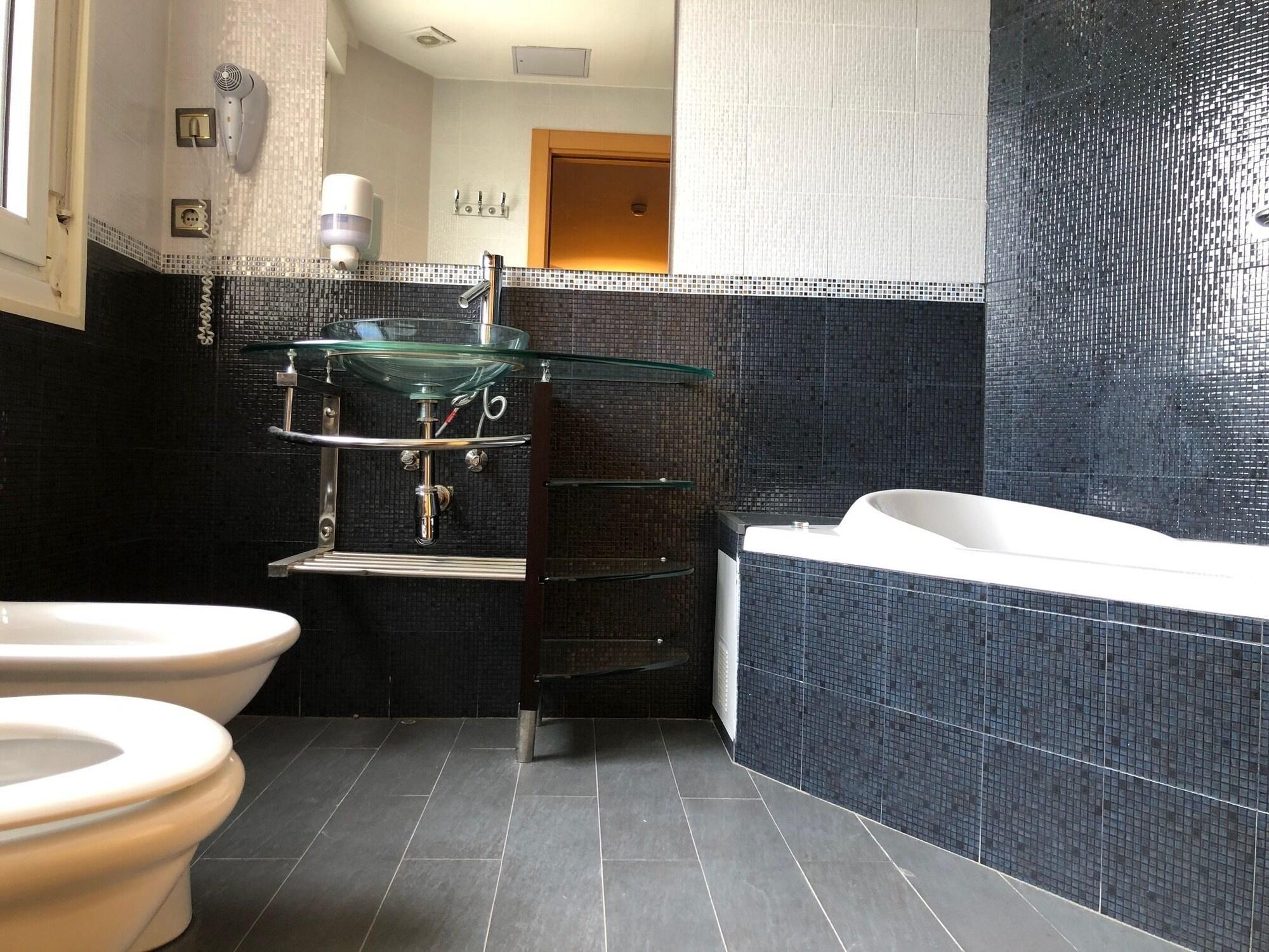 Equipamiento de Habitación Hotel V Ciudad