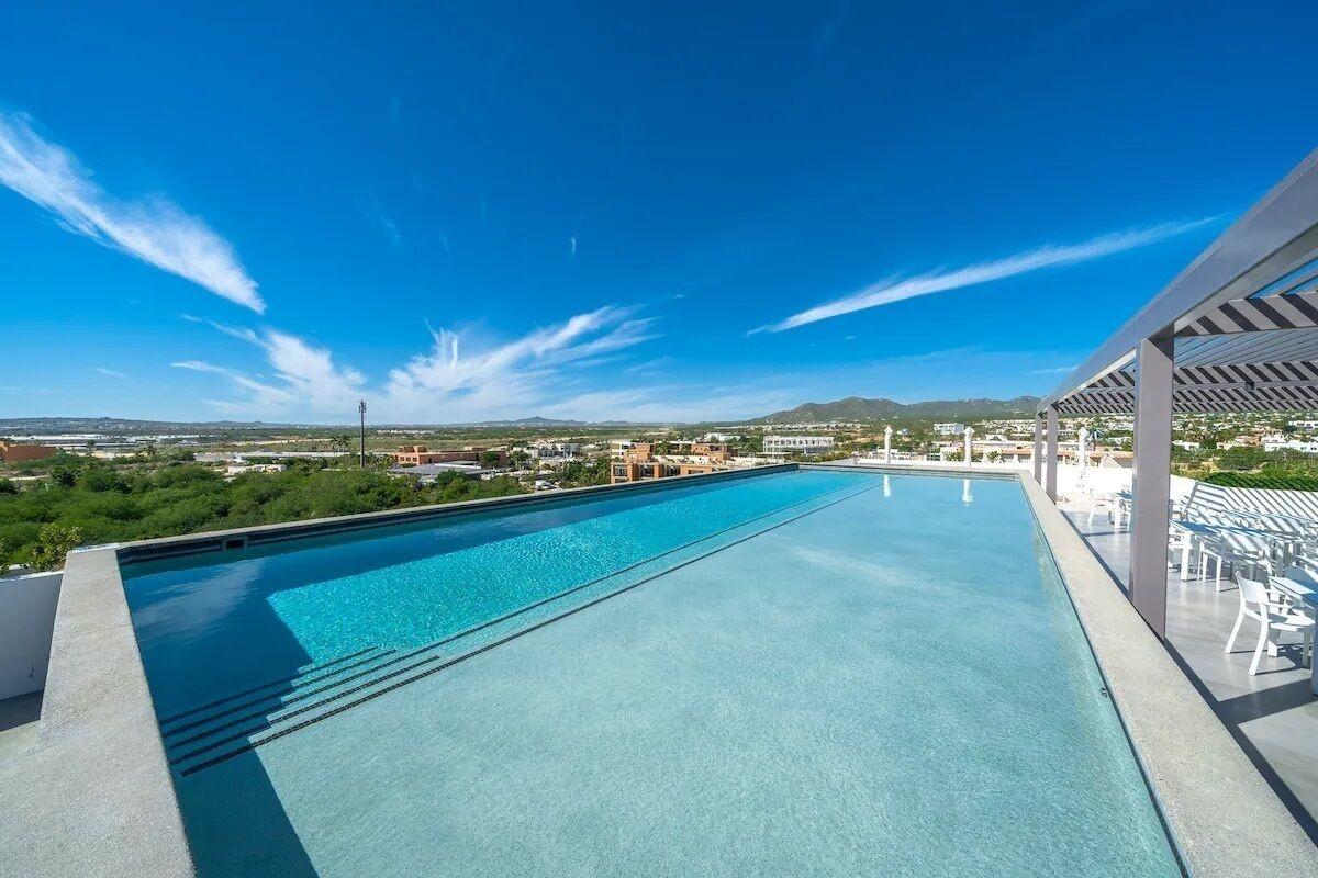 Vista Piscina Condos AT