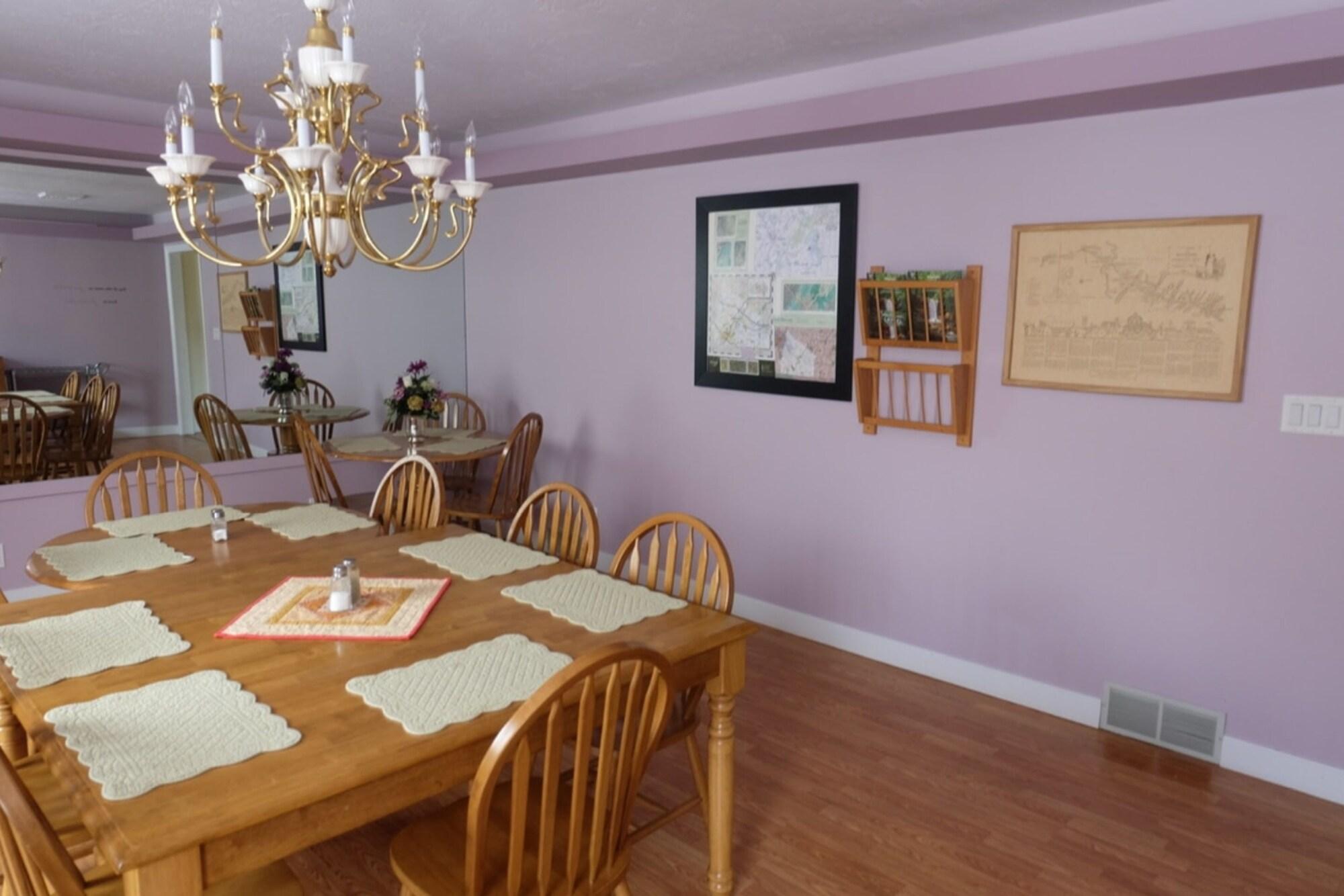Restaurant Seams Like Home B&B