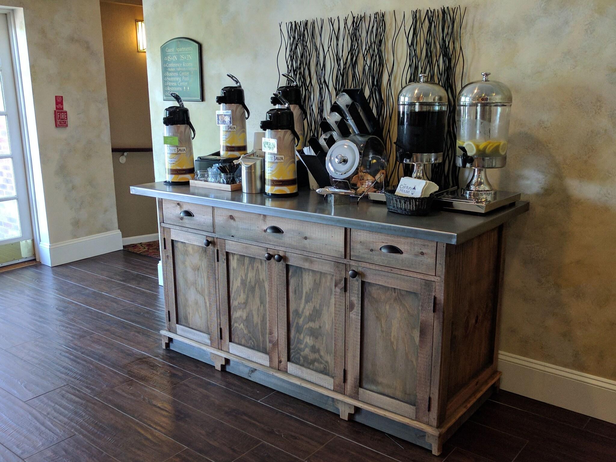 Bar/Salón The Century House Latham - North Albany, an Ascend Collection Hotel