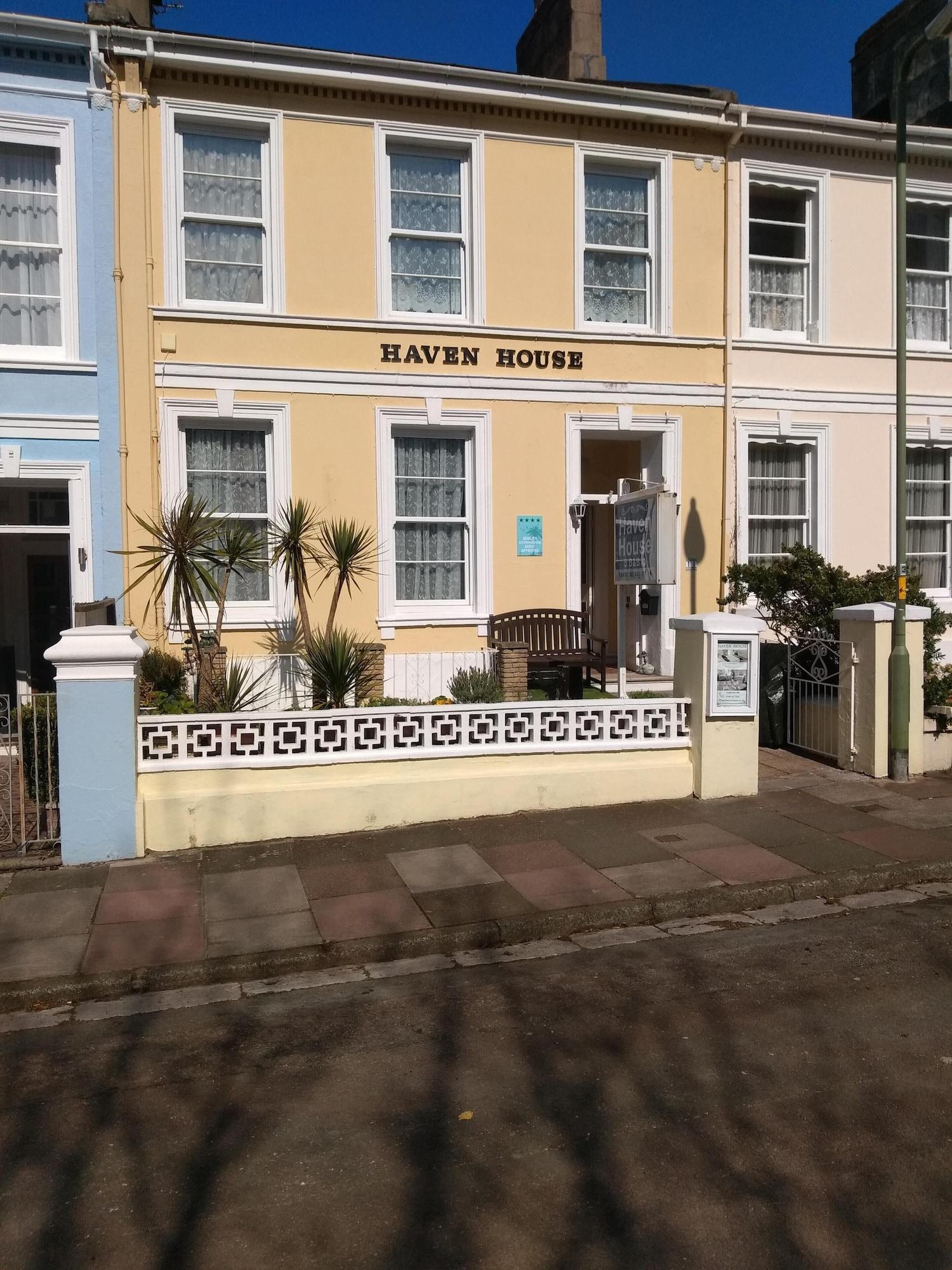 Varios Haven House