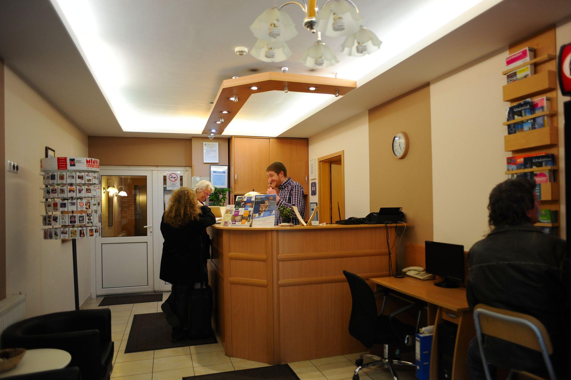 Vista Lobby Hotel Papillon