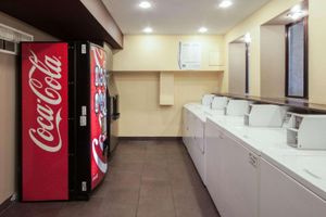 Alojamiento - Quality Inn Airport East