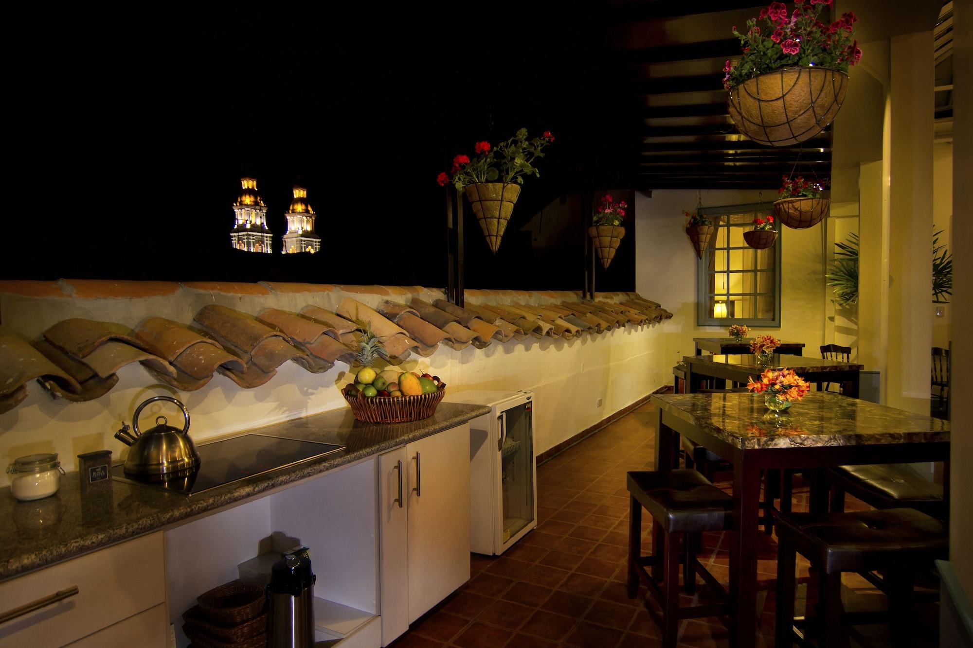 Restaurant Del Parque Hotel & Suites