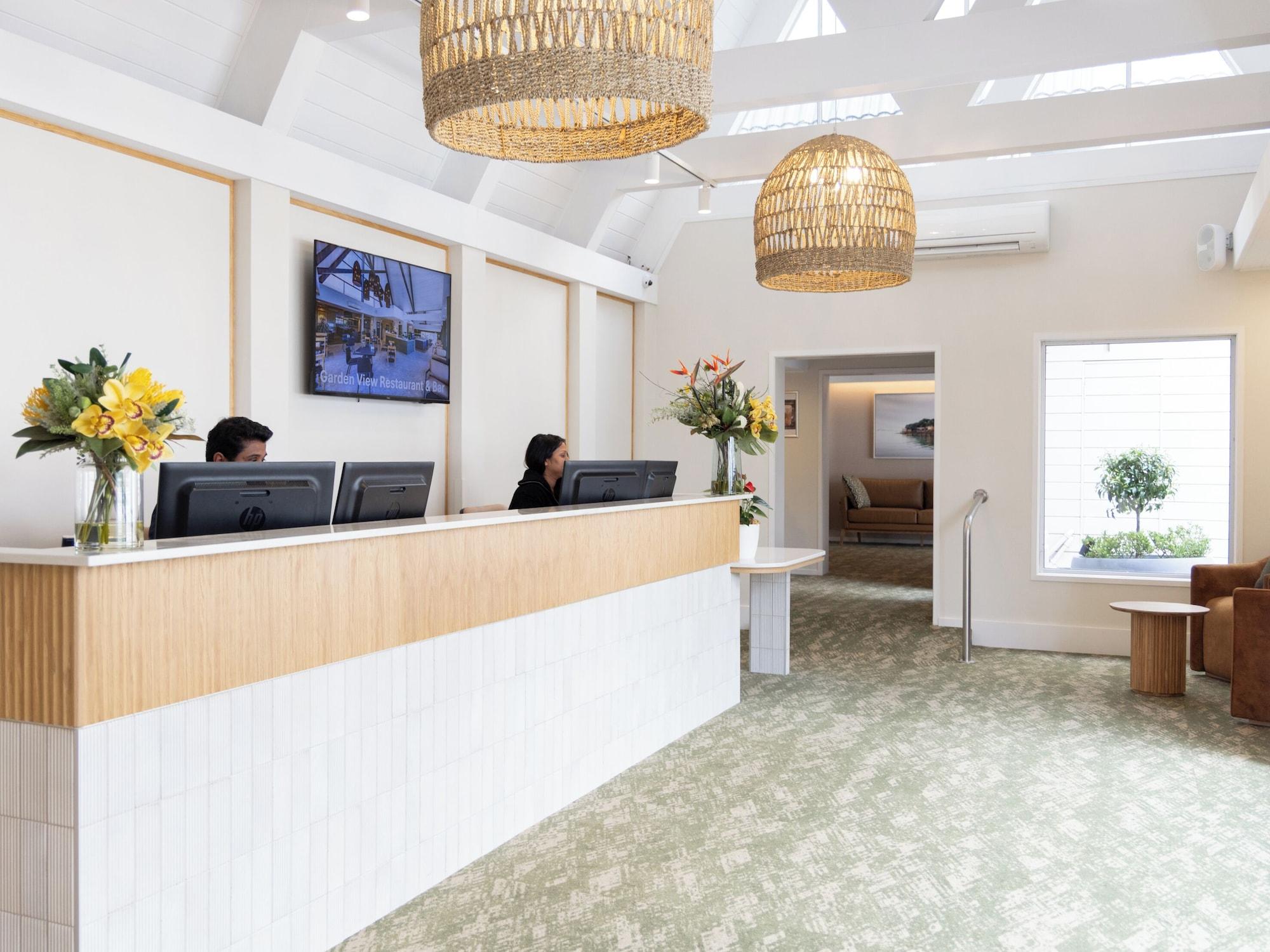 Vista Lobby Auckland Rose Park Hotel