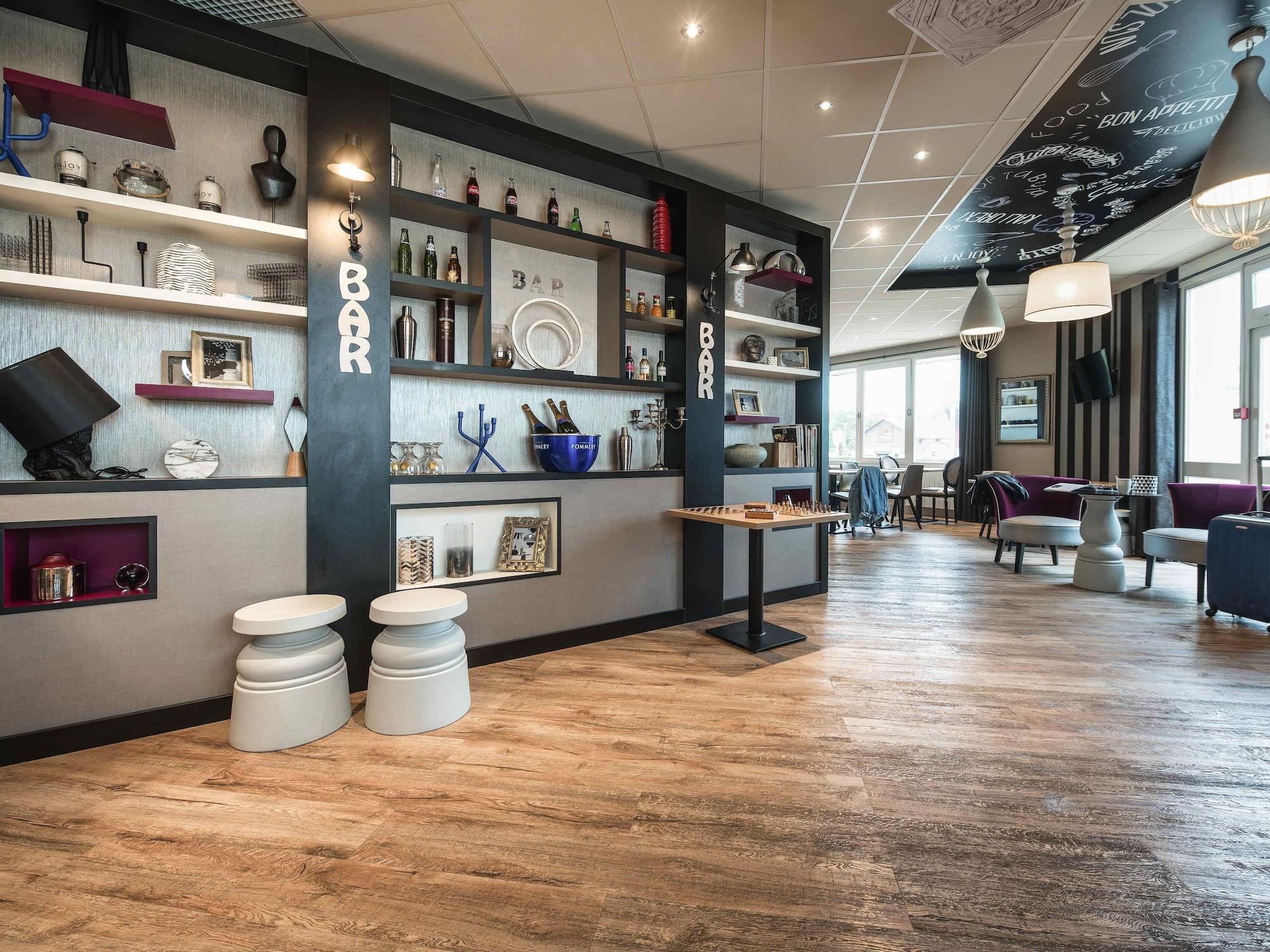 Bar/Salón ibis Styles Rouen Nord Barentin