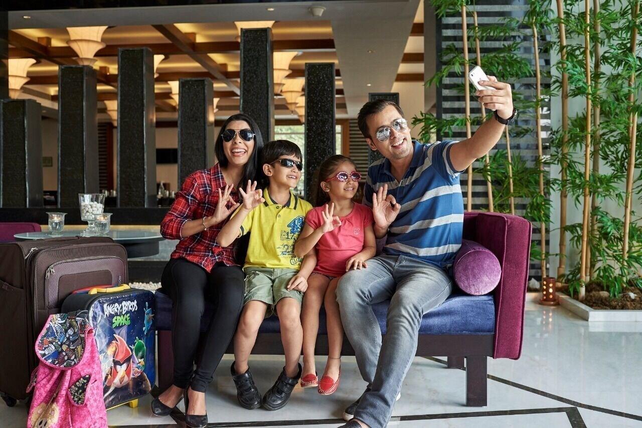 Sala de Reuniones Eskay Resorts by muza