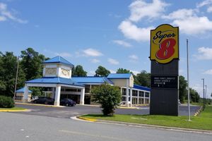 Alojamiento - Super 8 by Wyndham Ruther Glen Kings Dominion Area