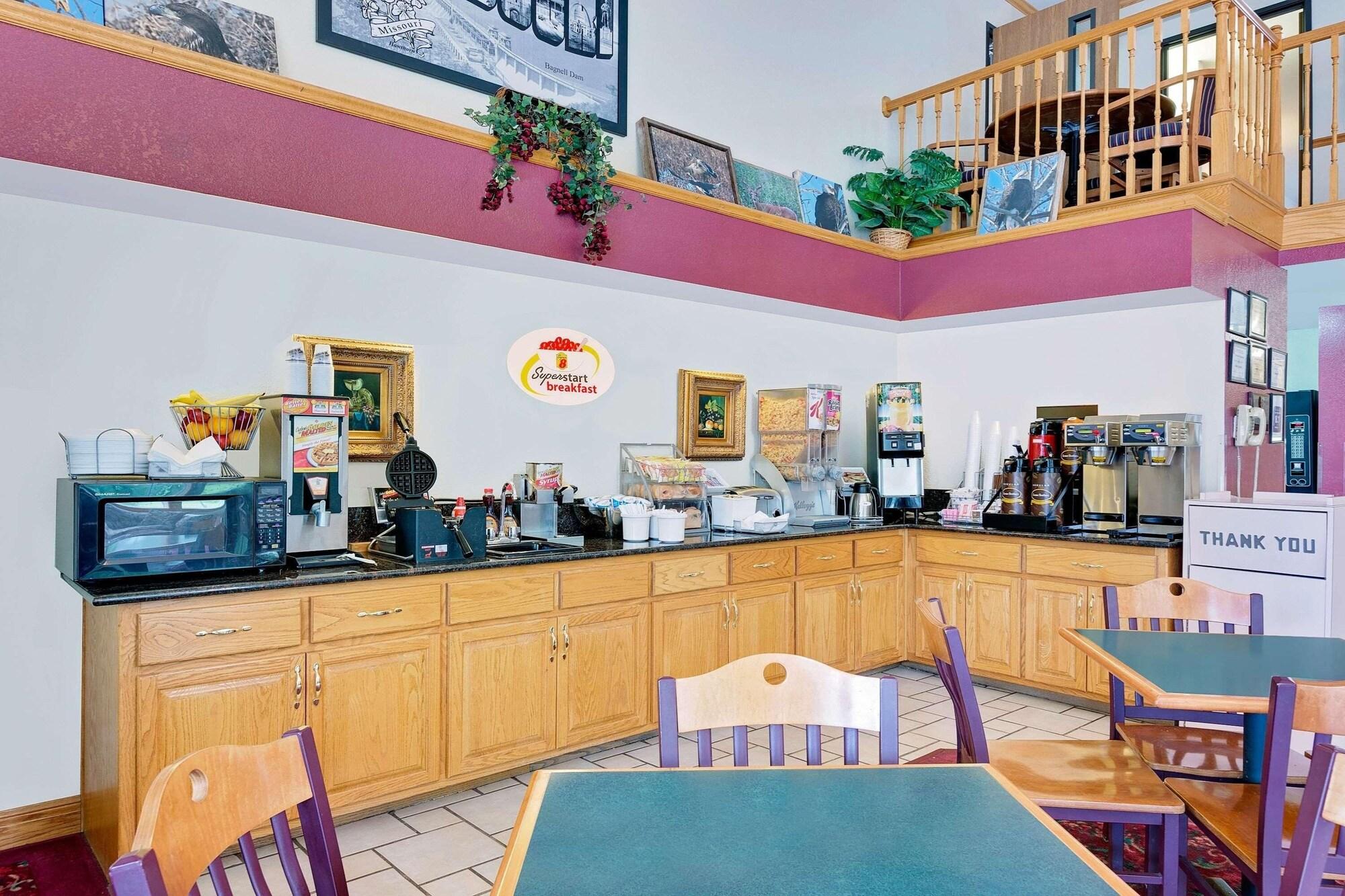 Restaurant Super 8 by Wyndham Mound City
