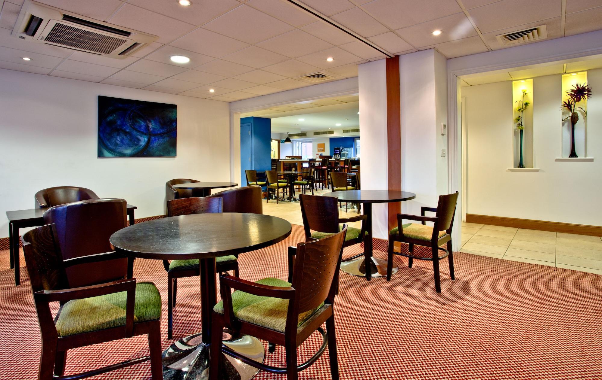 Vista Exterior Holiday Inn Express Shrewsbury by IHG