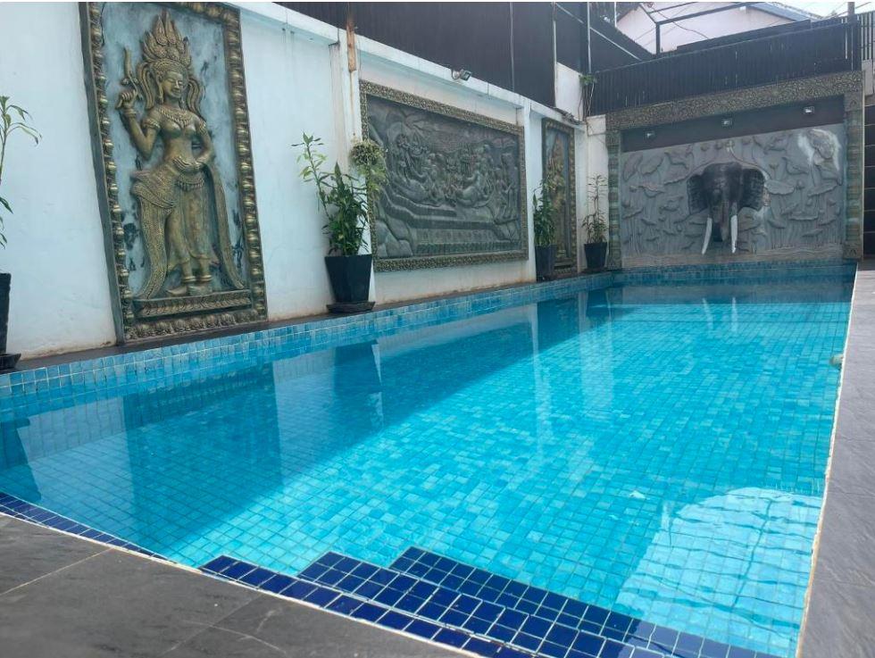 Vista Piscina Bou Phanith Villa