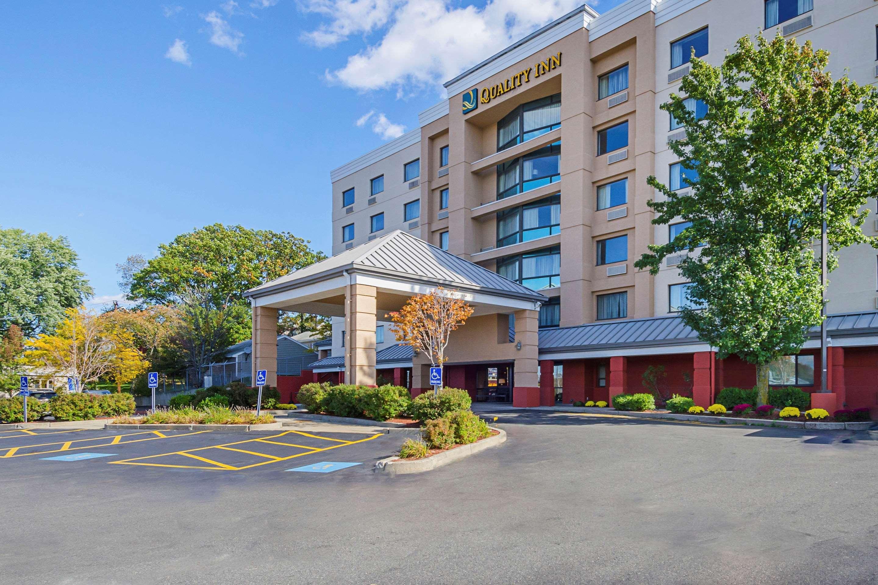 Vista Exterior Quality Inn Boston revere