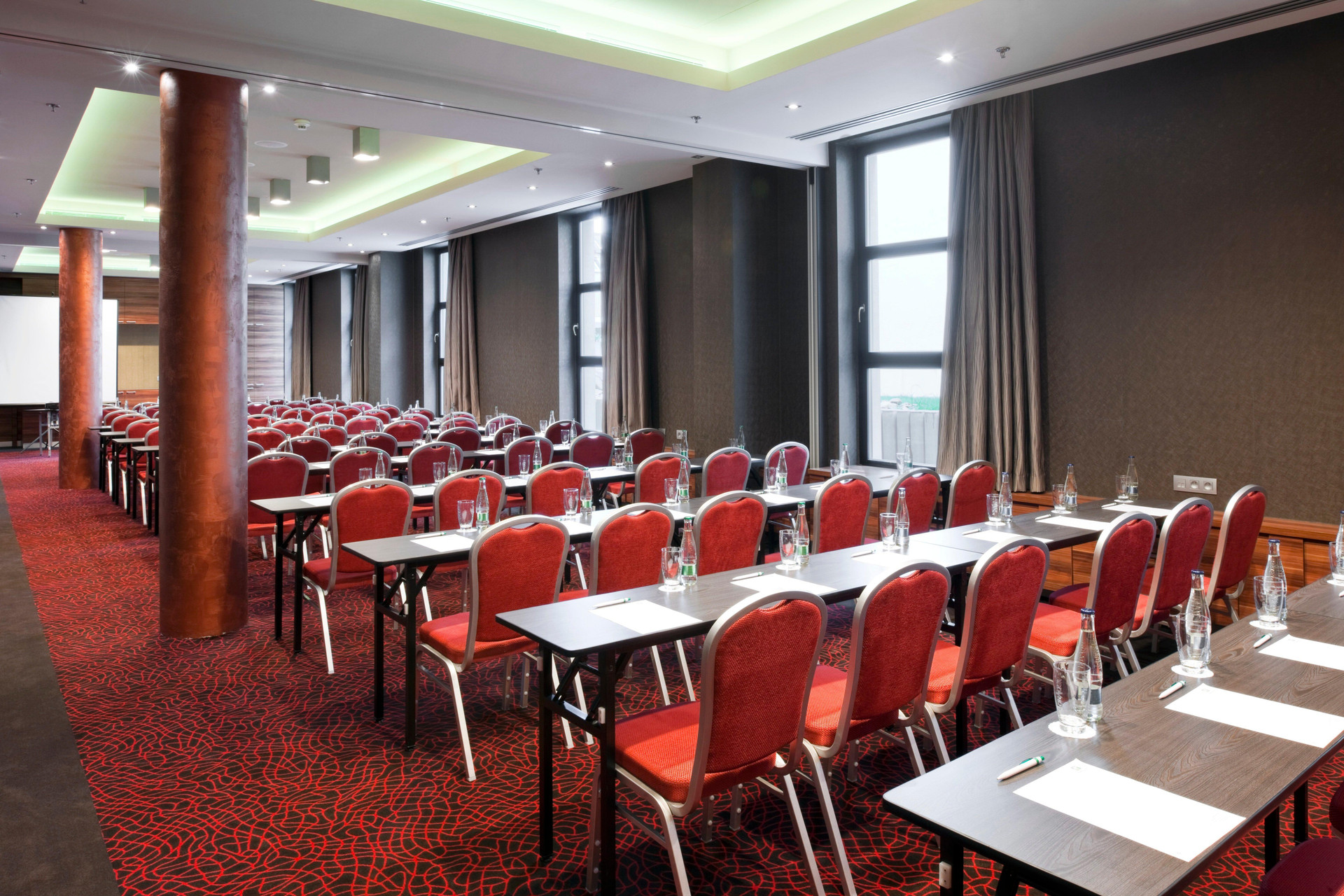 Centro de Negocios Holiday Inn Trnava