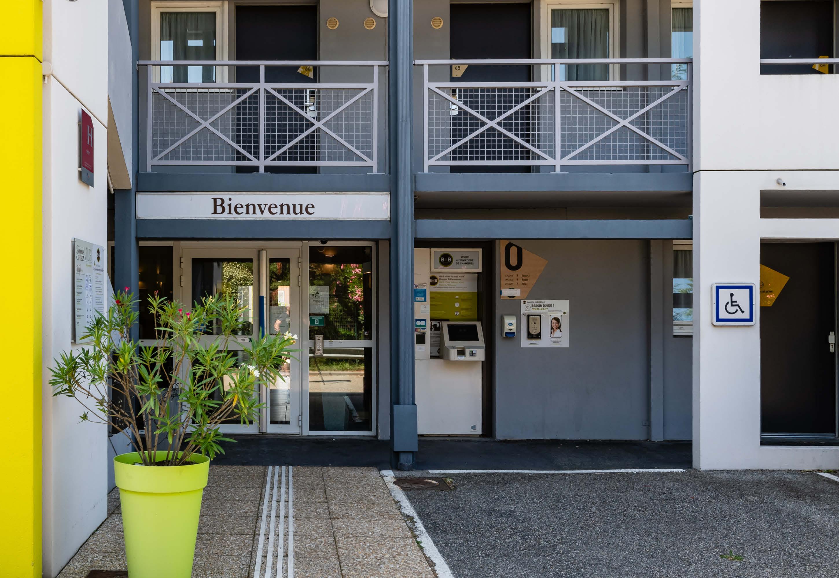 Vista Exterior B&B HOTEL Valence Nord