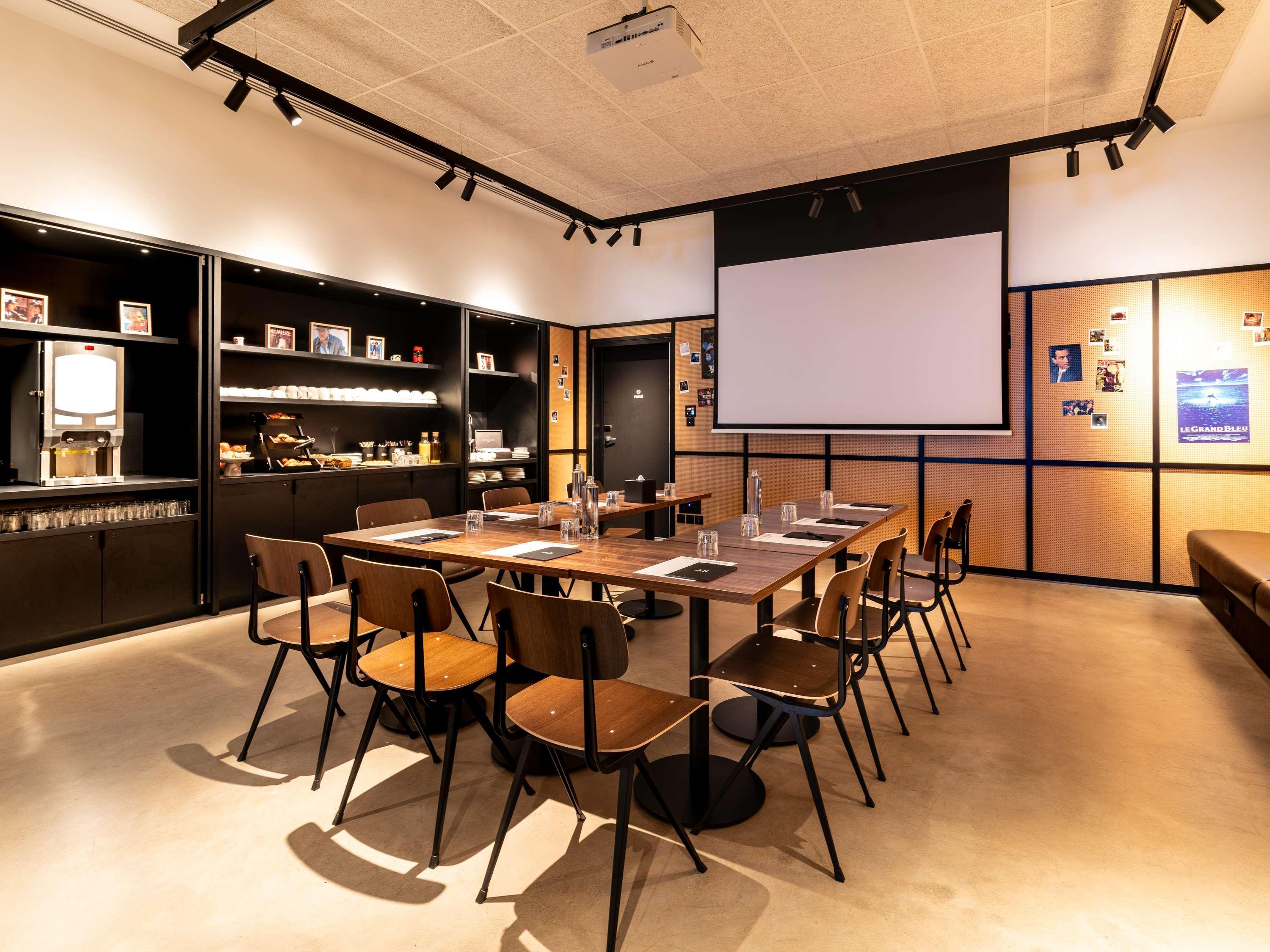 Centro de Negocios Ibis Styles Paris Villejuif