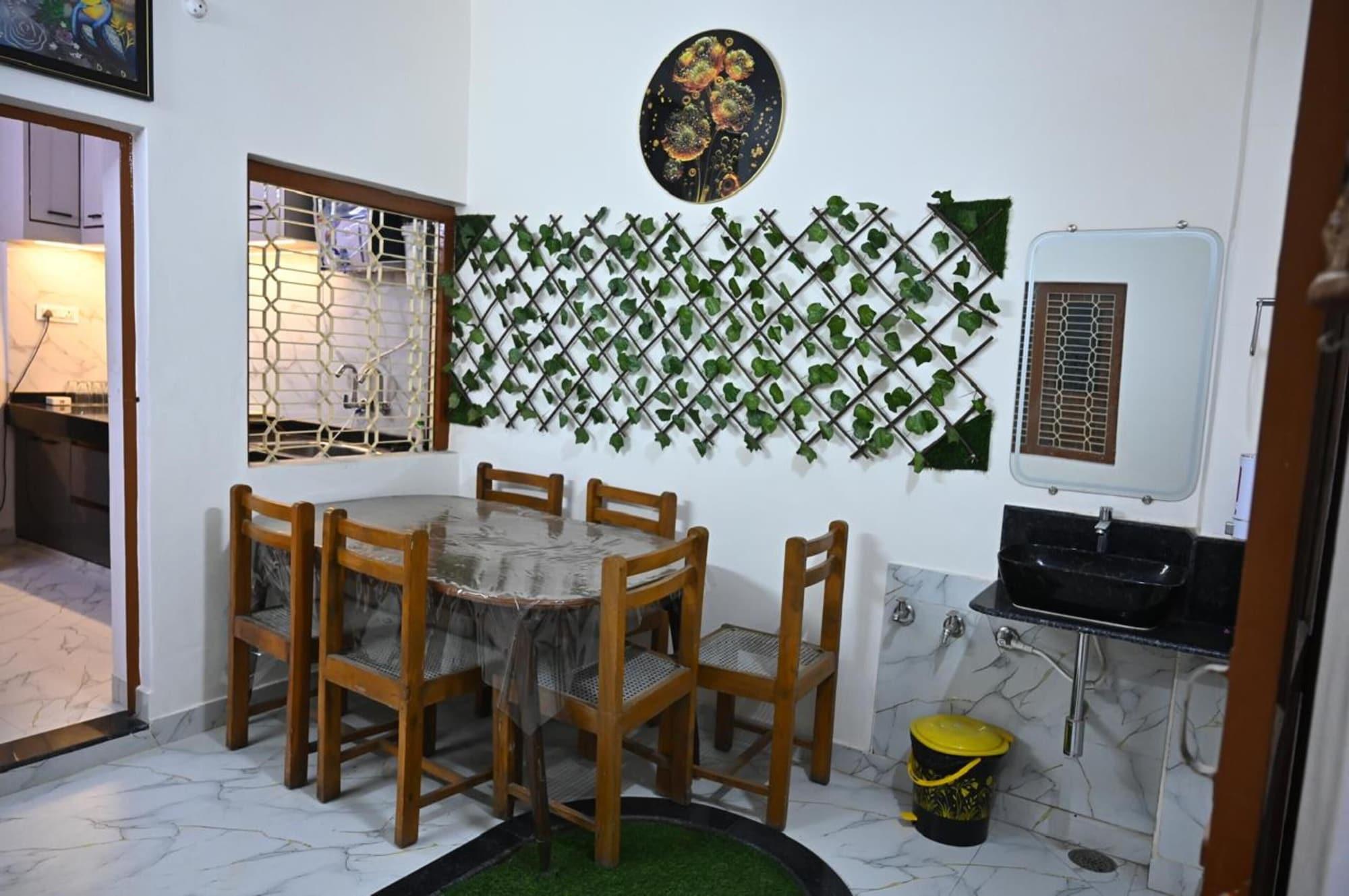 Restaurant Shri Jee Kunj Homestay
