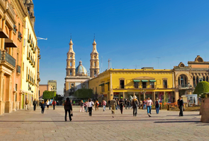 León