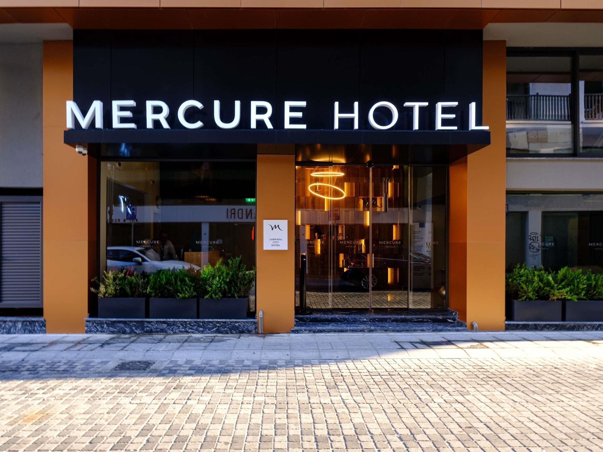 Vista Exterior Mercure Larnaca Finikoudes Beach