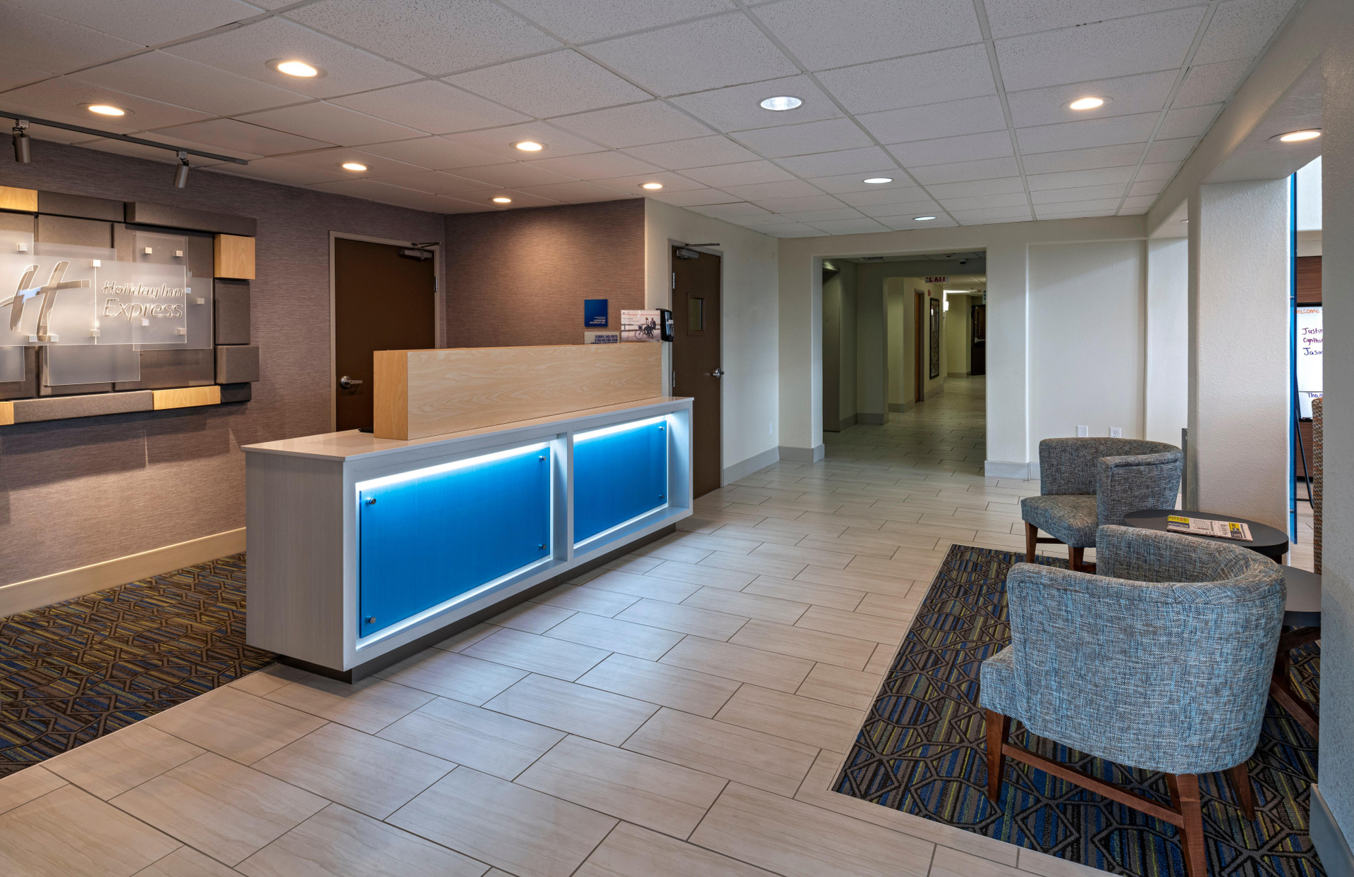 Vista Lobby Holiday Inn Express Hotel & Suites Cedar Park by IHG