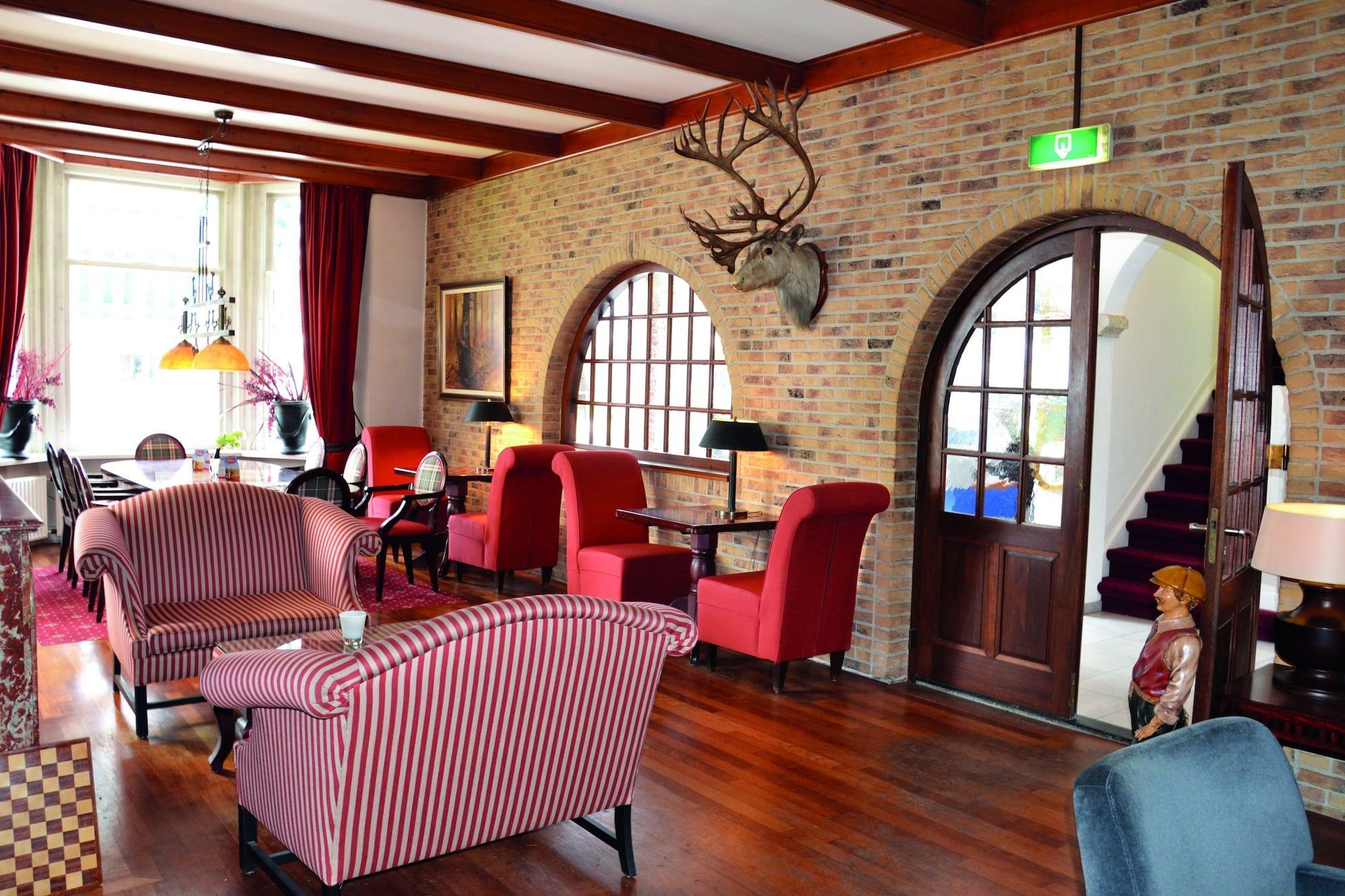 Vista Lobby Fletcher Hotel Marijke