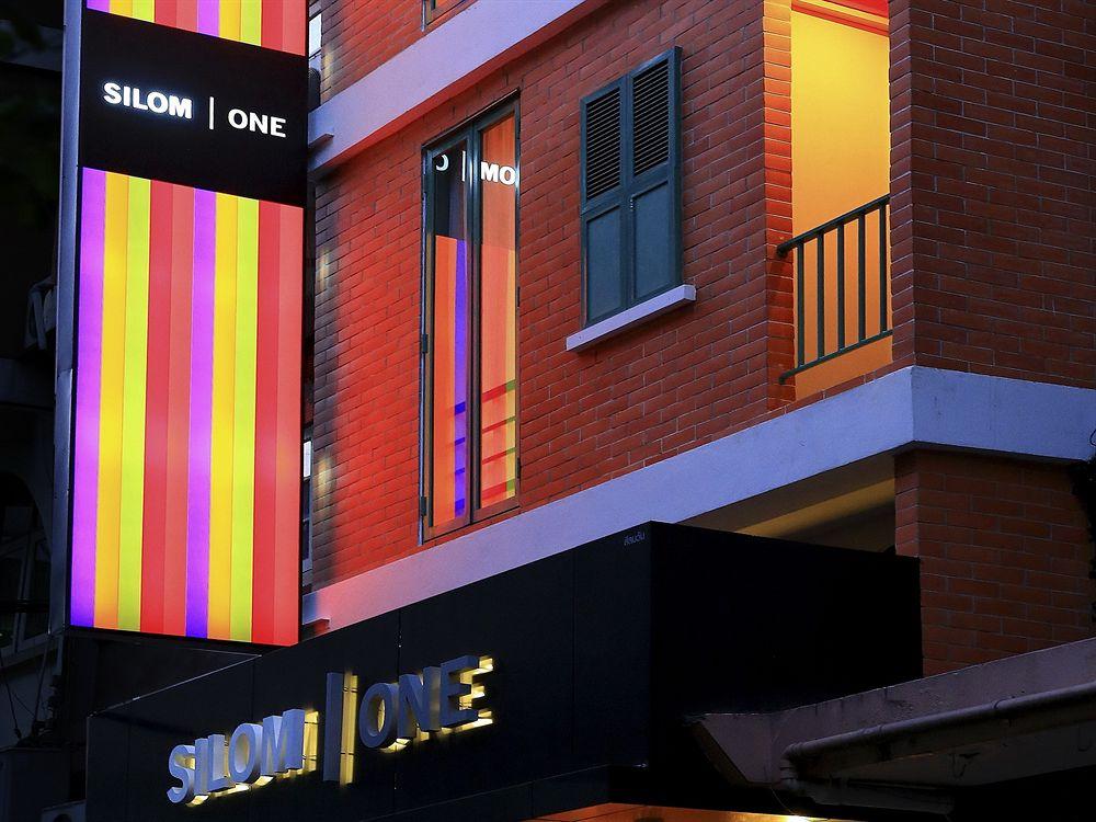 Varios Silom One