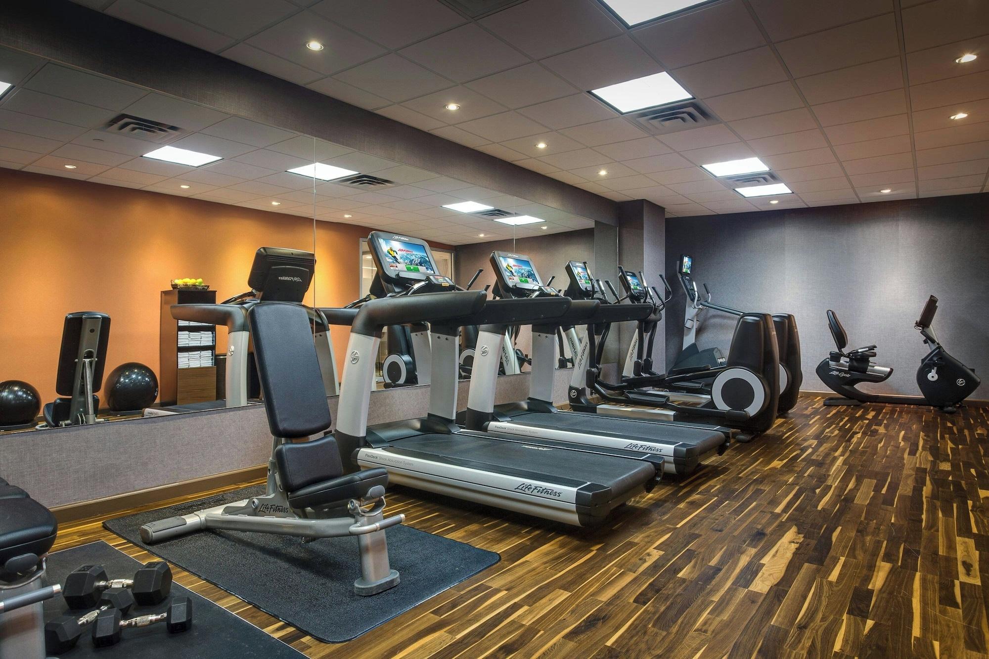 Gimnasio Courtyard by Marriott New York JFK Airport