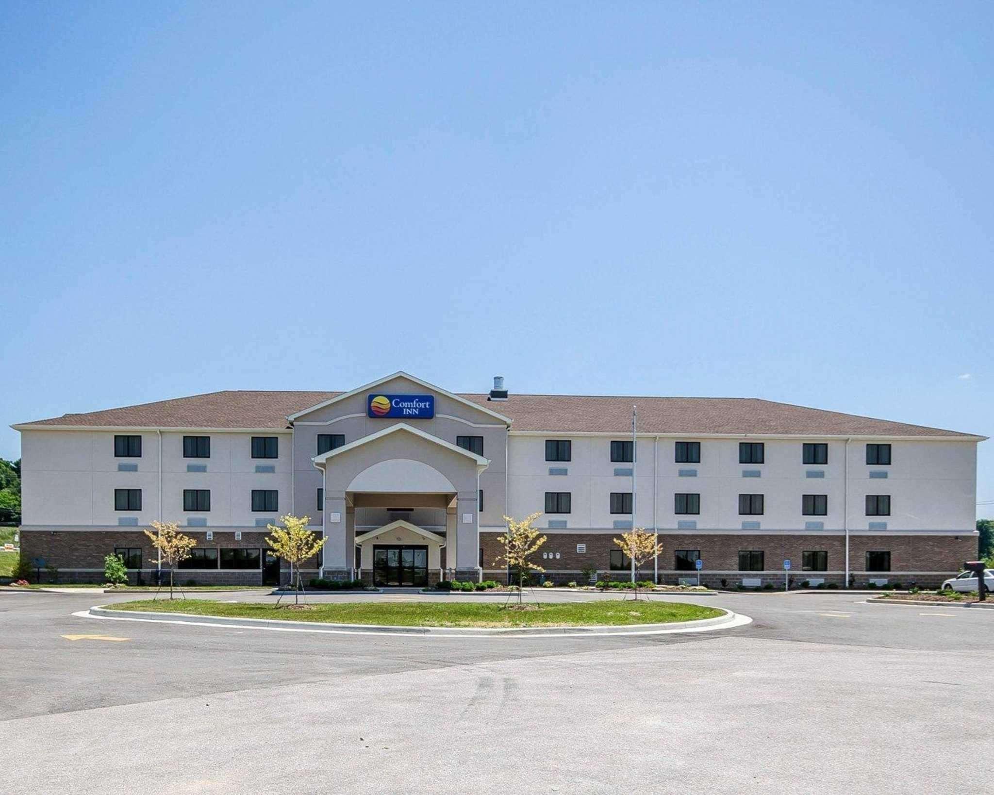 Vista Exterior Comfort Inn Ferdinand