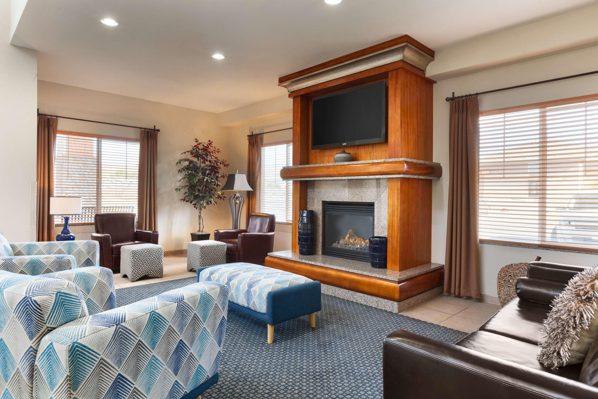 Vista Lobby Best Western Plus Peppertree Inn At Omak