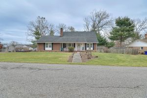 Alquiler Vacacional - Large Home w/ Deck & Grill ~ 9 Mi to Virginia Tech