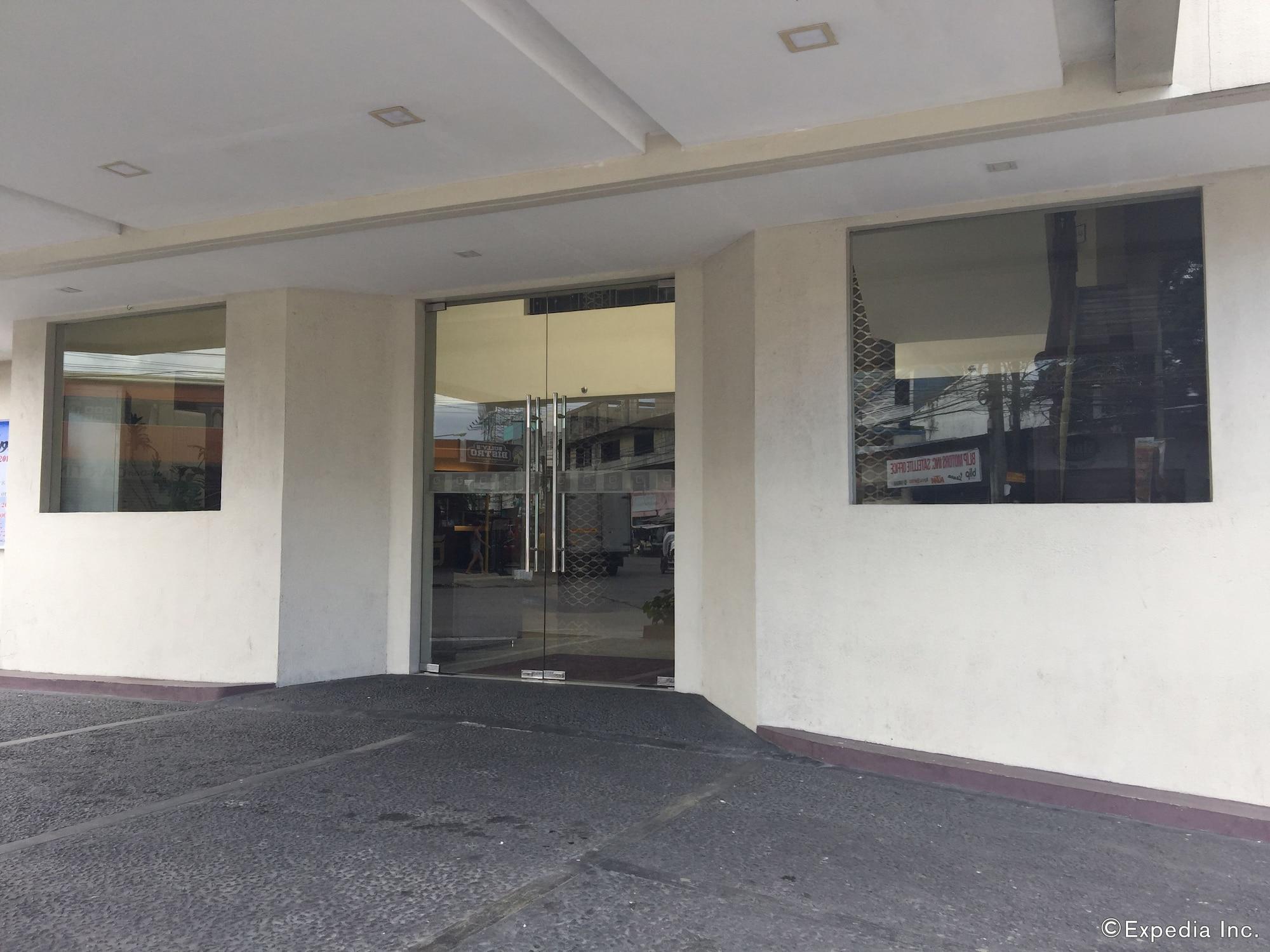 Vista Exterior GT Hotel Bacolod