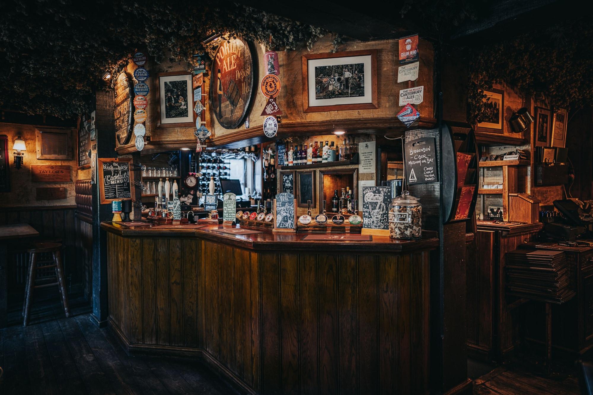 Bar/Salón The Black Horse Inn