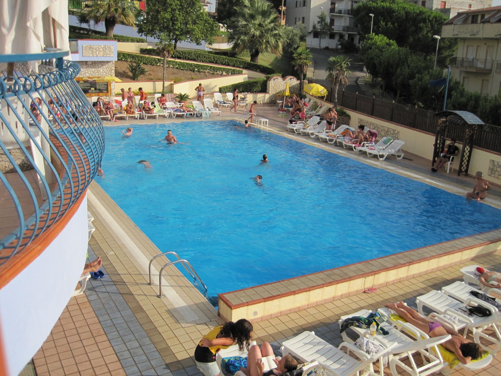 Vista Piscina Panorama Residence