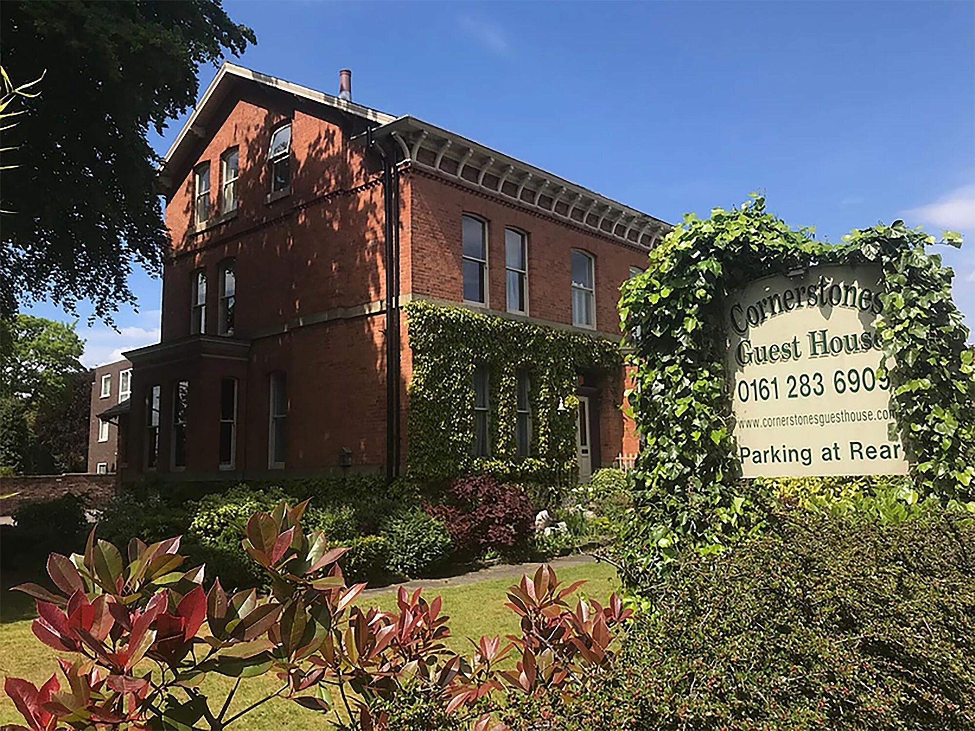 Vista Exterior Cornerstones Guest House